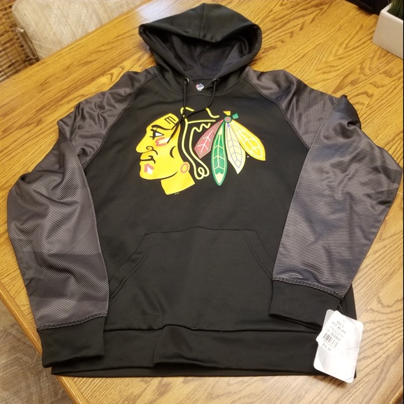 Majestic Other - NWT NHL Blackhawks Majestic Thermabase Black Top